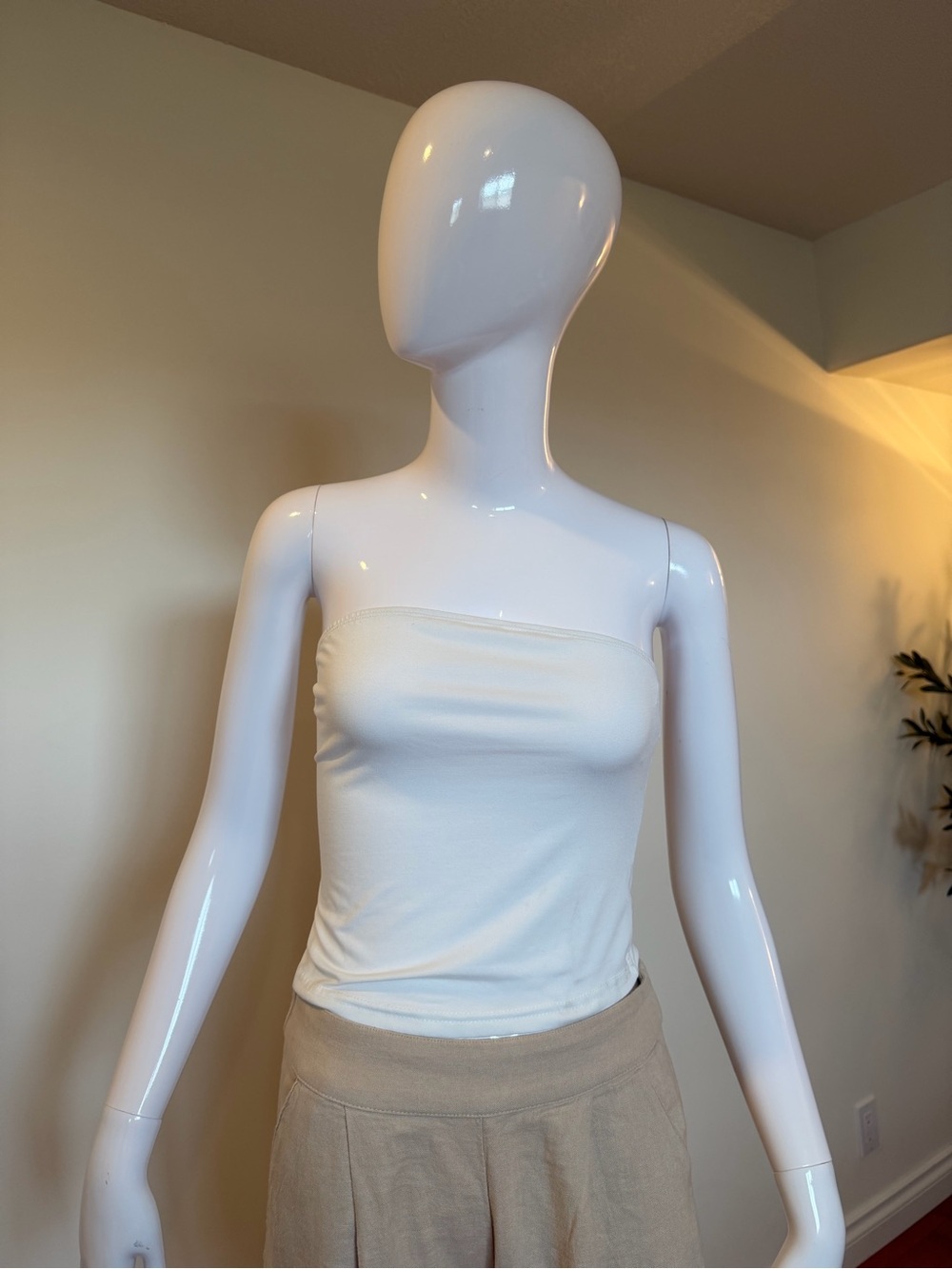 SHEIN White Strapless Fitted Tube Top Small